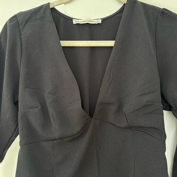 Abercrombie and Fitch Long Sleeve top in Black - Picture 2 of 4
